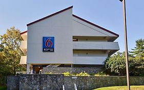 Motel 6 Nashua South 2*